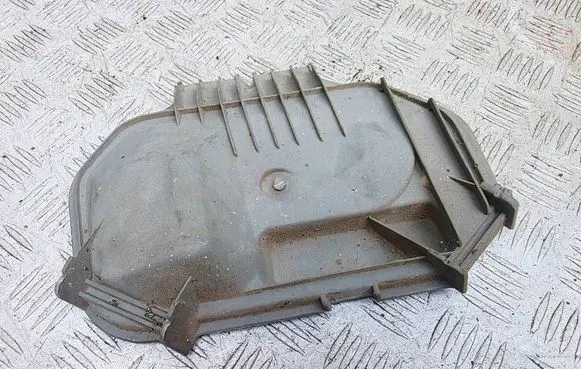 Mercedes-Benz E W124 Headlight/headlamp dust cover 4401103C 4401103