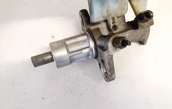 Opel Insignia A Master brake cylinder