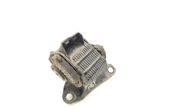 Mazda 6 Engine mount bracket