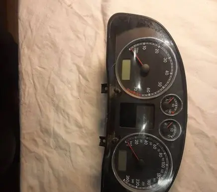 Volkswagen PASSAT B5.5 Speedometer (instrument cluster) 3B0920827 VWZ7Z0A4612424