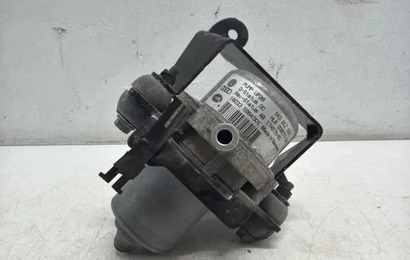 Volkswagen Golf VII Vacuum pump 1K0612181F