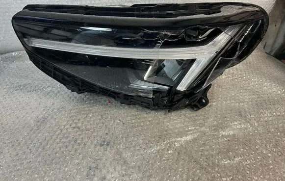 Volvo XC40 Headlight/headlamp 32404665 P32404665