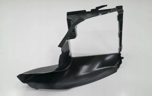Audi Q8 Intercooler air guide/duct channel 4M8121673