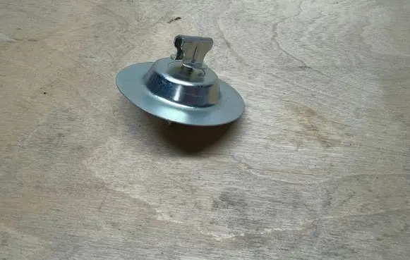 Nissan Qashqai Spare wheel bolt 