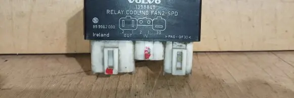 Volvo 850 Coolant fan relay 899962000 1398845