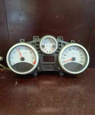 Speedometer (instrument cluster)