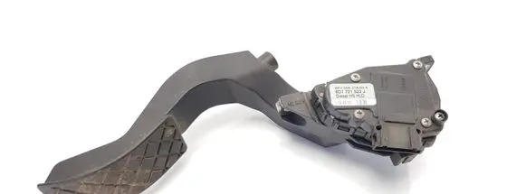 Volkswagen PASSAT B5.5 Accelerator pedal position sensor 8D1721523J