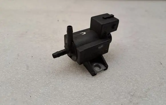 Toyota Auris 150 Valve vacuum 258600R010