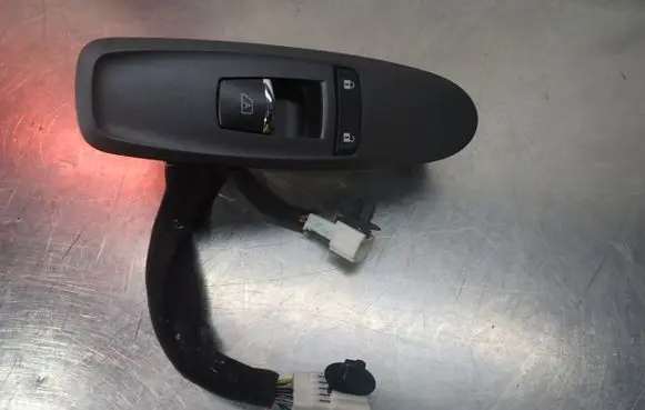 Infiniti M Quarter vent window switch 25411-1MA0A