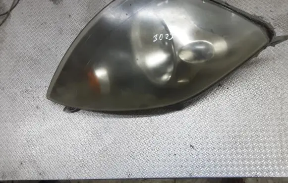 Ford Fiesta Headlight/headlamp