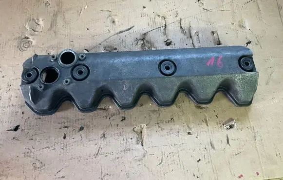 Volkswagen Crafter Rocker cam cover 074103475G