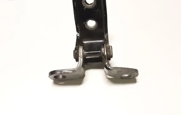 Honda CR-V Rear door lower hinge
