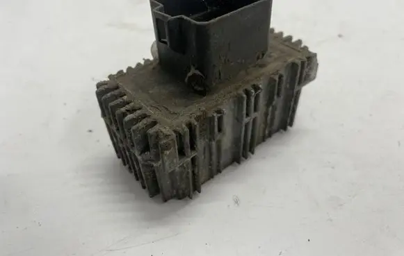 Opel Astra H Glow plug pre-heat relay 55354141