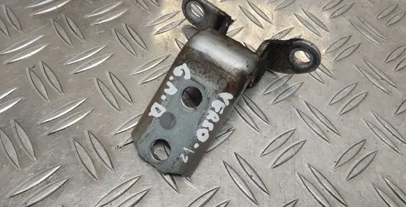 Toyota Verso Rear door lower hinge