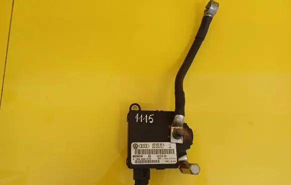 Audi A6 S6 C6 4F Power management control unit 4F0915181A