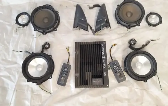 Land Rover Discovery 3 - LR3 Audio system kit XQK500105 5H3219C164AA LOGIC7
