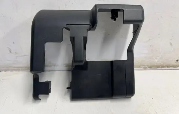 Audi Q7 4M Rear seat rail trim cover 4M0883690A