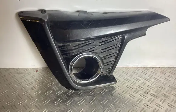 Lexus CT 200H Front fog light trim/grill 8148276040 5211376090