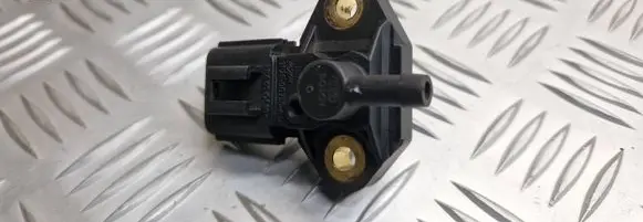 Ford Explorer Fuel pressure sensor 3F2E9G756AD