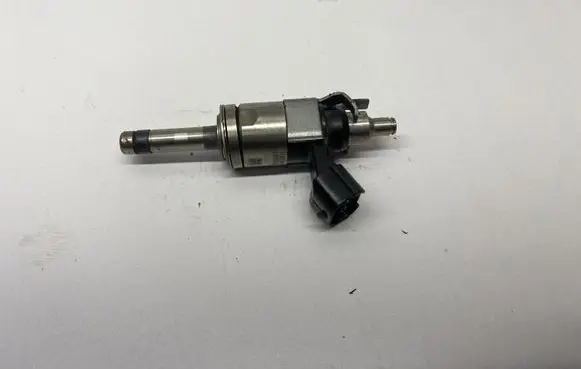 Ford Mustang VI Fuel injector JR3E9G929BA