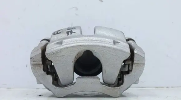 BMW 1 F40 Front brake caliper 6860265