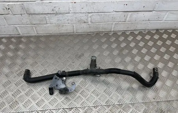 Land Rover Discovery 4 - LR4 Engine coolant pipe/hose 9X2Q9Y438 6R8C6C693BA
