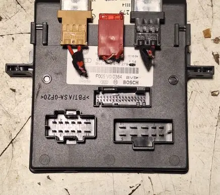 Audi A6 S6 C6 4F Comfort/convenience module 4F0907279 F005V00384 4F0910279