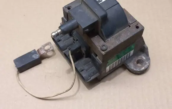 Renault 19 High voltage ignition coil 7700732263 S102020001A 7700852093