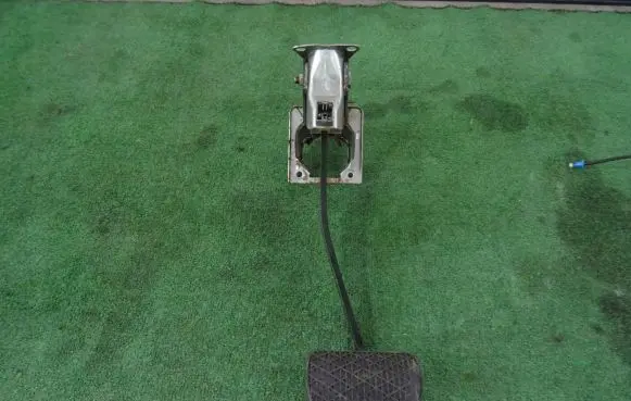SsangYong Rodius Brake pedal