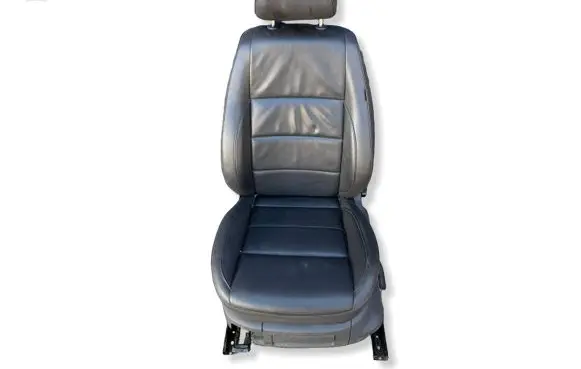 Volkswagen Amarok Front driver seat 