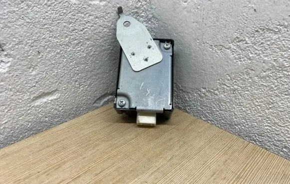 Toyota RAV 4 (XA30) Door control unit/module 8974142220 2513001461