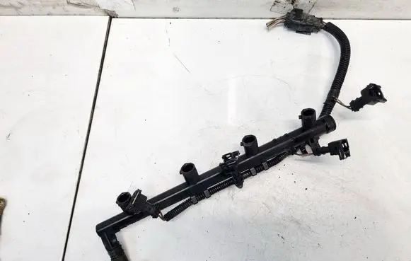 Renault Scenic II - Grand scenic II Fuel main line pipe 8200135504