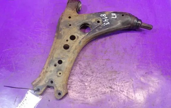 Volkswagen Polo IV 9N3 Front control arm