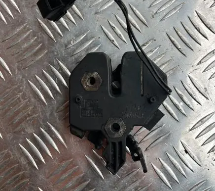Volvo S80 Engine bonnet/hood lock/catch 9483765 9483764