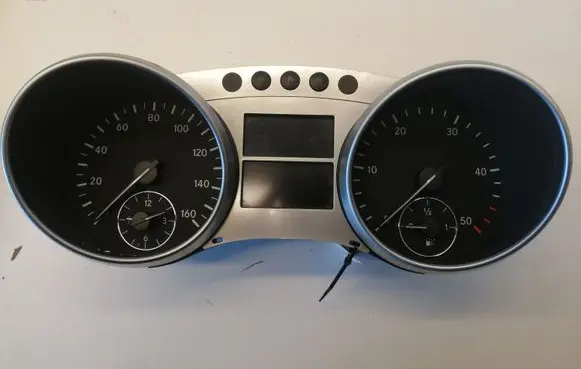 Mercedes-Benz ML W164 Speedometer (instrument cluster) A2515400748
