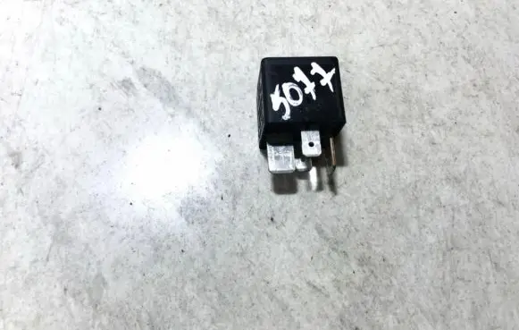 Volkswagen Polo III 6N 6N2 6NF Other relay 7m0951253a v23136j6x45