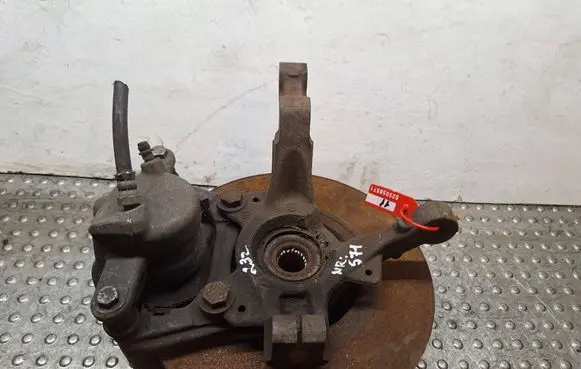 Renault Clio III Front wheel hub spindle knuckle S25056571 8200345945