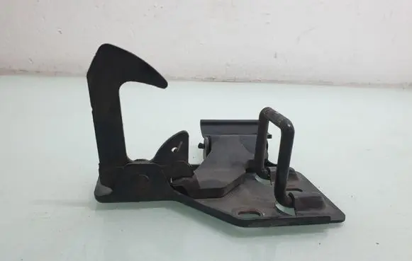Volkswagen Touareg I Engine bonnet/hood lock/latch loop/hook 