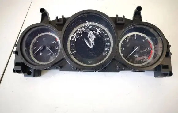 Mercedes-Benz C W204 Speedometer (instrument cluster) a2049005713 a208297500