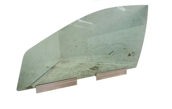 Volvo V70 Front door window glass four-door 43R001106 DOT57M53AS2