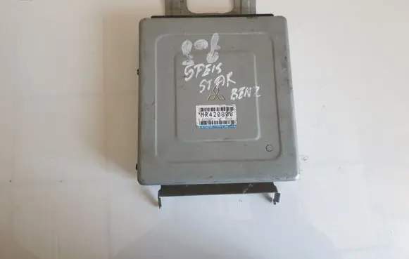 Mitsubishi Grandis Engine control unit/module MR420808