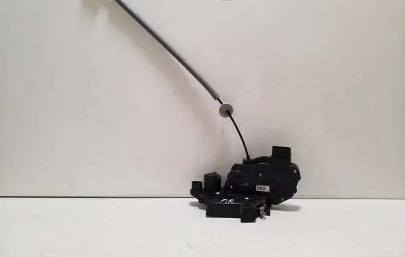 Volvo XC60 Front door lock 30799306