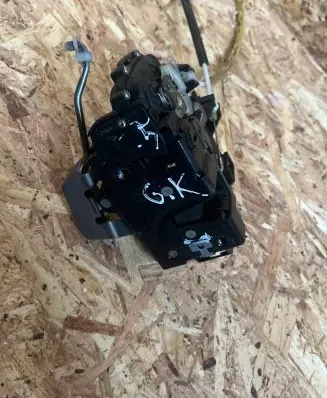 Audi A6 S6 C5 4B Rear door lock 4B0839015G