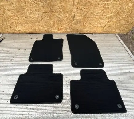Volvo V60 Car floor mat set 32241804 100894434