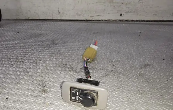 Subaru Forester SF Headlight level height control switch