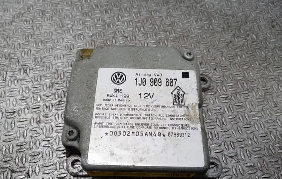 Volkswagen PASSAT B5 Airbag control unit/module 1J0909607