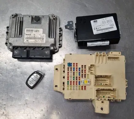 Hyundai i40 Engine ECU kit and lock set 391252A203 919503Z011 954003Z445
