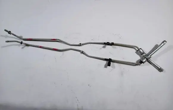 Gearbox oil cooler pipe/hose