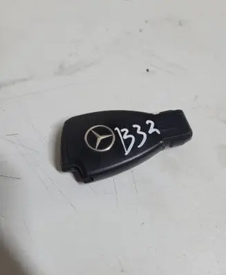 Mercedes-Benz B W245 Ignition key/card 