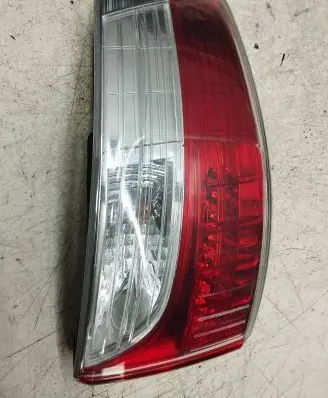 Toyota Avensis T270 Rear/tail lights